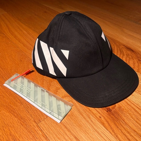 Off-White Other - Off-White Logo Baseball Hat 🔥